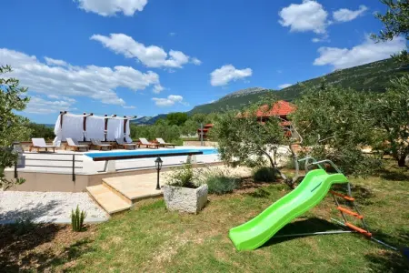 Villa Oliva, Villa confortable à Kaštel Lukšic sur le Mont Kozjak - Photo 23