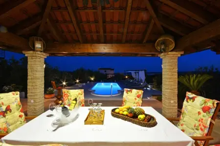 Villa Oliva, Villa confortable à Kaštel Lukšic sur le Mont Kozjak - Photo 25