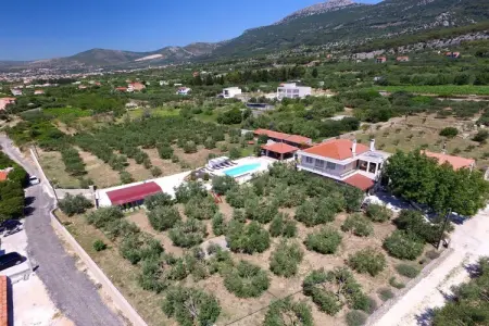 Villa Oliva, Villa confortable à Kaštel Lukšic sur le Mont Kozjak - Photo 33