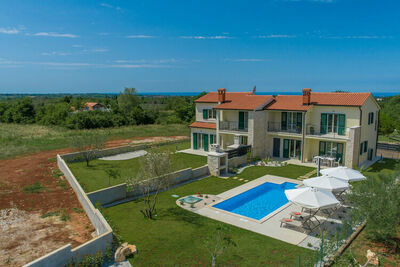 Villa Clara with Private Pool\n, Gite 8 personnes à Labinci HR-00026-85