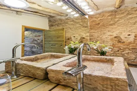 Cottage Fraga, Cottage rustique à Fraga avec jardin privé - Photo 13