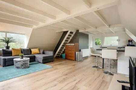 Soor & Long, Superbe habitation située aux abords d'un lac à 7KM de Maastricht - Photo 1