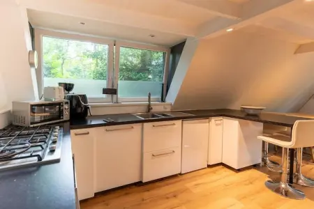 Soor & Long, Superbe habitation située aux abords d'un lac à 7KM de Maastricht - Photo 3