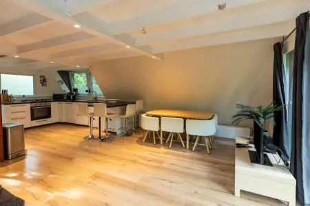 Soor & Long, Superbe habitation située aux abords d'un lac à 7KM de Maastricht - Photo 5