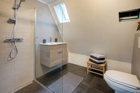 Soor & Long, Superbe habitation située aux abords d'un lac à 7KM de Maastricht - Photo 18