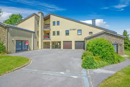 Charme des Chenets, Séduisante maison de vacances à Gros-Fays avec jardin - Photo 5