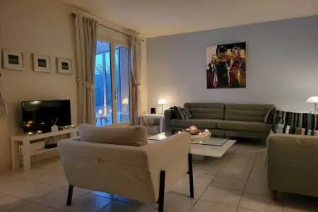 Le Bon, Magnifique villa en Languedoc-Roussillon avec terrasse - Photo 4