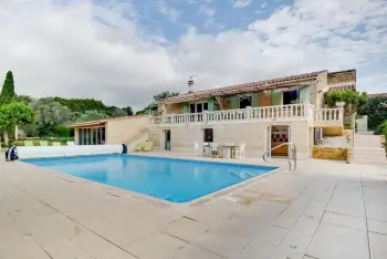 Villa à Lagarde Paréol,Maison avec piscine FR-00025-93 N°778018