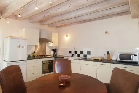 La Caleche, Très beau gite avec studio sur un domaine avec piscine chauffée. - Photo 3