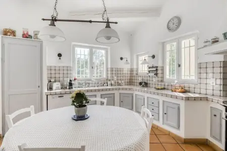 Les Demoiselles, Les Demoiselles - Photo 2