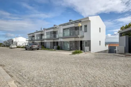 Your Beautiful Portuguese House, Maison de vacances moderne à Salir do Porto avec piscine - Photo 6