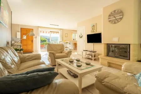 Sourire du Soleil, Villa chaleureuse à Montouliers avec piscine privée - Photo 1