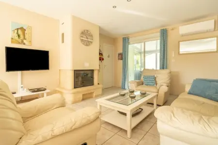 Sourire du Soleil, Villa chaleureuse à Montouliers avec piscine privée - Photo 11