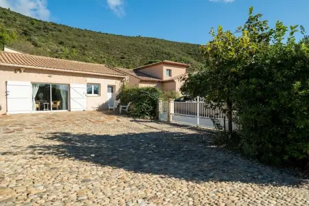 Sourire du Soleil, Villa chaleureuse à Montouliers avec piscine privée - Photo 14