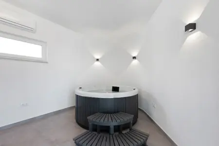 Resort More 3, Maison de vacances exotique à Vir avec bain à remous - Photo 15