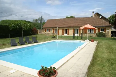 Maison de vacances Besse Les Vitarelles 6p, Belle maison de vacances avec piscine privée à Saint-Pompont - Photo 0