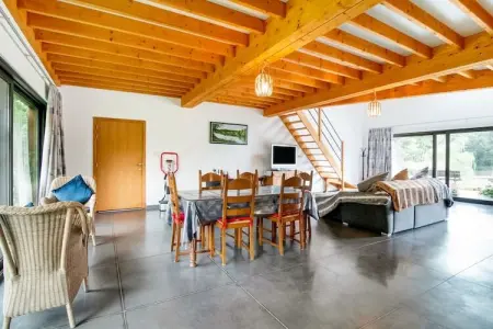 Le Gîte du Lac Privé, Gîte premium à Florennes face à un lac à poissons privé dans la forêt - Photo 1