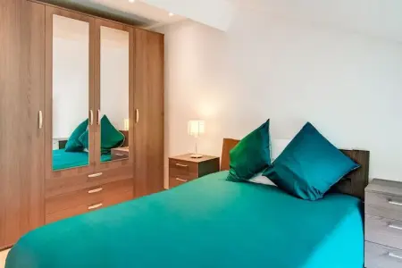 Le Gîte du Lac Privé, Gîte premium à Florennes face à un lac à poissons privé dans la forêt - Photo 17