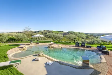 Casannona Glicine, Maison de vacances reposante à Fermo avec piscine - Photo 4