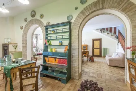 Casannona Glicine, Maison de vacances reposante à Fermo avec piscine - Photo 6