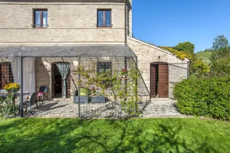 Casannona Glicine, Maison de vacances reposante à Fermo avec piscine - Photo 13