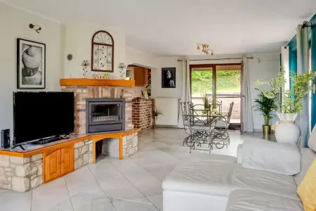 Gîte de 8 personnes avec piscine, Superbe villa près de Hamoir avec piscine privée et jardin - Photo 8