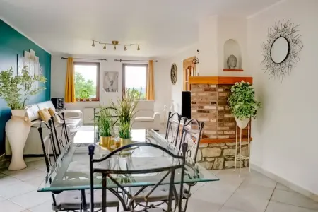 Gîte de 8 personnes avec piscine, Superbe villa près de Hamoir avec piscine privée et jardin - Photo 11