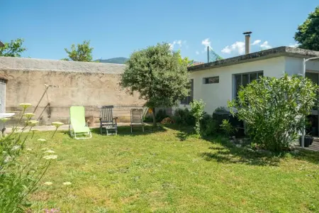 Gite au pied du Mont Ventoux à Bedoin, Maison de vacances élégante au Bédoin avec jardin - Photo 14