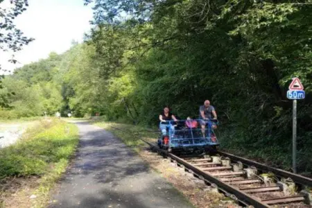 Jules & Paula, Maison de vacances attrayante à Viroinval, près de la forêt - Photo 35