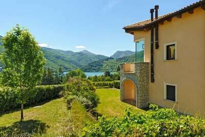 Tassido Coda Resort 4bilo, Maison 4 personnes à Scanno IT-67038-029