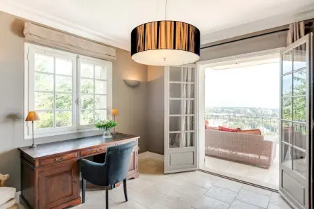 Villa Marguerite Sea View, Villa extravagante à Mandelieu-la-Napoule près de Cannes - Photo 18