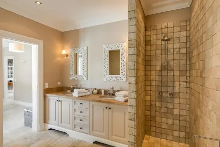 Villa Marguerite Sea View, Villa extravagante à Mandelieu-la-Napoule près de Cannes - Photo 24