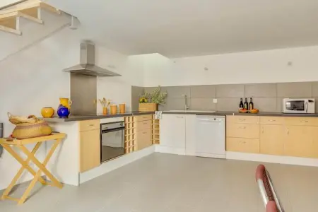 La vigneronne, Maison rénovée pour quatre dans le vieux village cathare de Montouliers - Photo 6