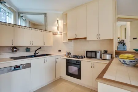 Villa d'epoca con ampio giardino lago di como, Villa accueillante à Lanzo d  Intelvi avec bibliothèque et jardin - Photo 4