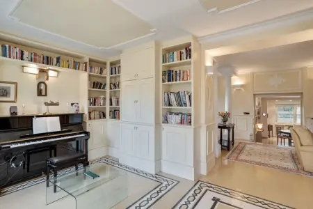 Villa d'epoca con ampio giardino lago di como, Villa accueillante à Lanzo d  Intelvi avec bibliothèque et jardin - Photo 9