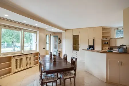 Villa d'epoca con ampio giardino lago di como, Villa accueillante à Lanzo d  Intelvi avec bibliothèque et jardin - Photo 13