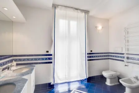 Villa d'epoca con ampio giardino lago di como, Villa accueillante à Lanzo d  Intelvi avec bibliothèque et jardin - Photo 28