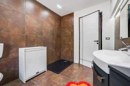 Villa Baglieri Guest House, Villa Sereine à Nissoria avec Piscine Privée et Jardin - Photo 27