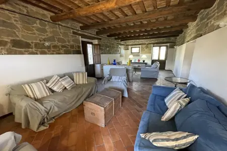 Fattoria 15, Maison de vacances spacieuse à Amandola avec piscine - Photo 2