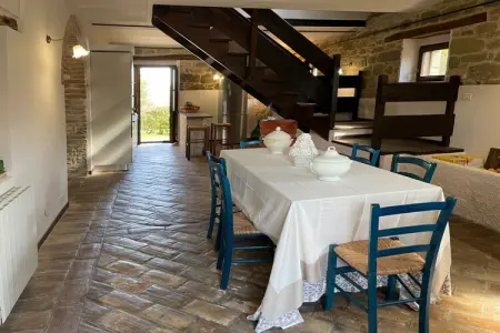 Fattoria 15, Maison de vacances spacieuse à Amandola avec piscine - Photo 4