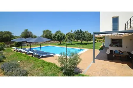 Casa Caleu, Maison de campagne de construction récente un style minimaliste, piscine privée - Photo 5