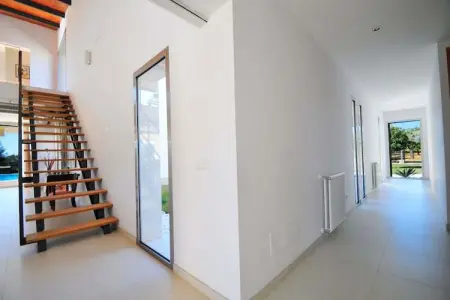 Casa Caleu, Maison de campagne de construction récente un style minimaliste, piscine privée - Photo 14