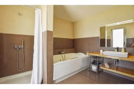 Casa Caleu, Maison de campagne de construction récente un style minimaliste, piscine privée - Photo 34