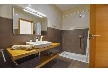 Casa Caleu, Maison de campagne de construction récente un style minimaliste, piscine privée - Photo 36