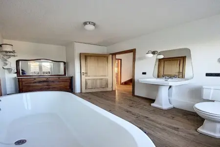 La Demeure du Baron, Magnifique demeure aux vastes pièces dans une campagne verdoyante - Photo 31