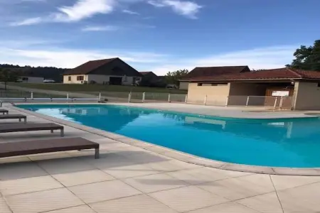 Le Lac Bleu, Maison de vacances vue montagne à Lacapelle-Marival avec jardin - Photo 3