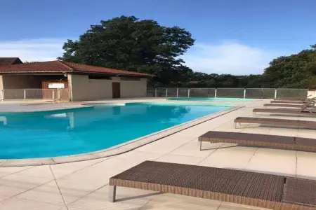 Le Lac Bleu, Maison de vacances vue montagne à Lacapelle-Marival avec jardin - Photo 4