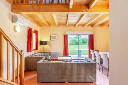 Le Lac Bleu, Maison de vacances vue montagne à Lacapelle-Marival avec jardin - Photo 7