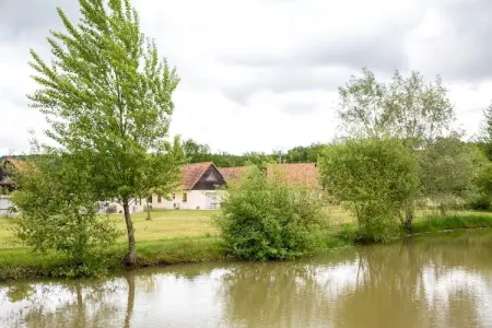 Le Lac Bleu, Maison de vacances vue montagne à Lacapelle-Marival avec jardin - Photo 25