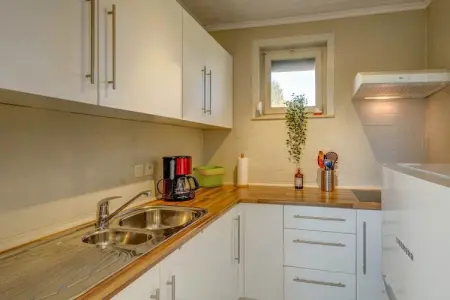 The Little White House, Maison de vacances confortable à Westouter avec un jardin - Photo 4